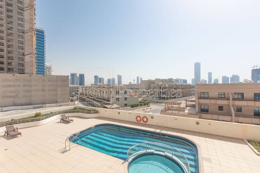 12 Pool View | Chiller free | JVC | 12 payment