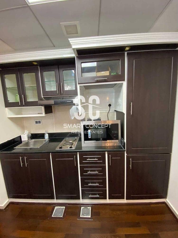 9 Awesome Deal | Exterior Kitchen & Maid Room | Built In Wardrobes