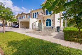 amazing & spacious Villa 3BR + Maid