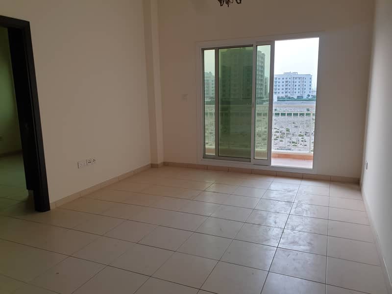 3 1 bed with balcony l Queue Point l Mid Floor