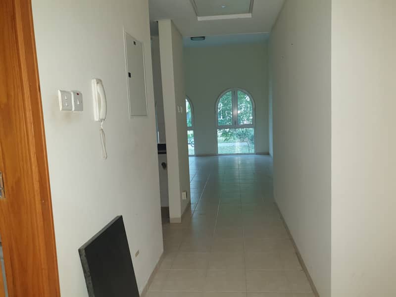 16 Large studio on ground floor near to metro in Discovery