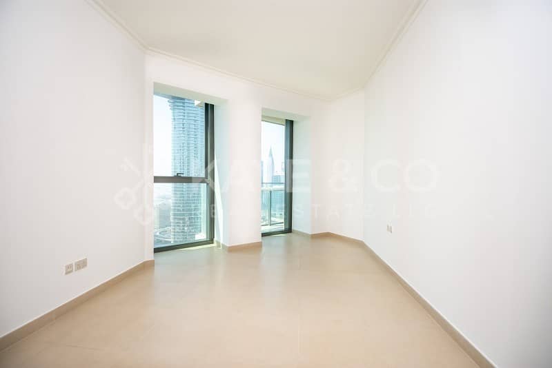 12 High Floor | Maid and Powder Room | Corner Unit