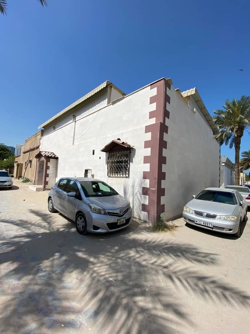For rent in Ajman, Al Rashidiya area
 two storey villa
 divided in two
 6 r