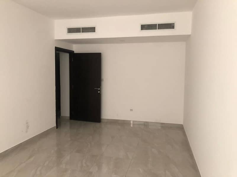 2 BHK BIG SIZE BRAND NEW APPARTMENT IN RAWDA 2