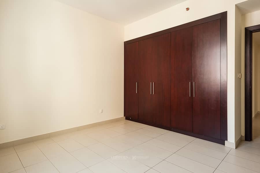 5 Spacious 2BR plus study with closed kitchen