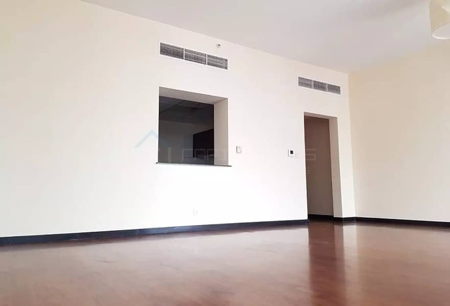Well Maintained 2BR+M facing SZR @ Green Lakes