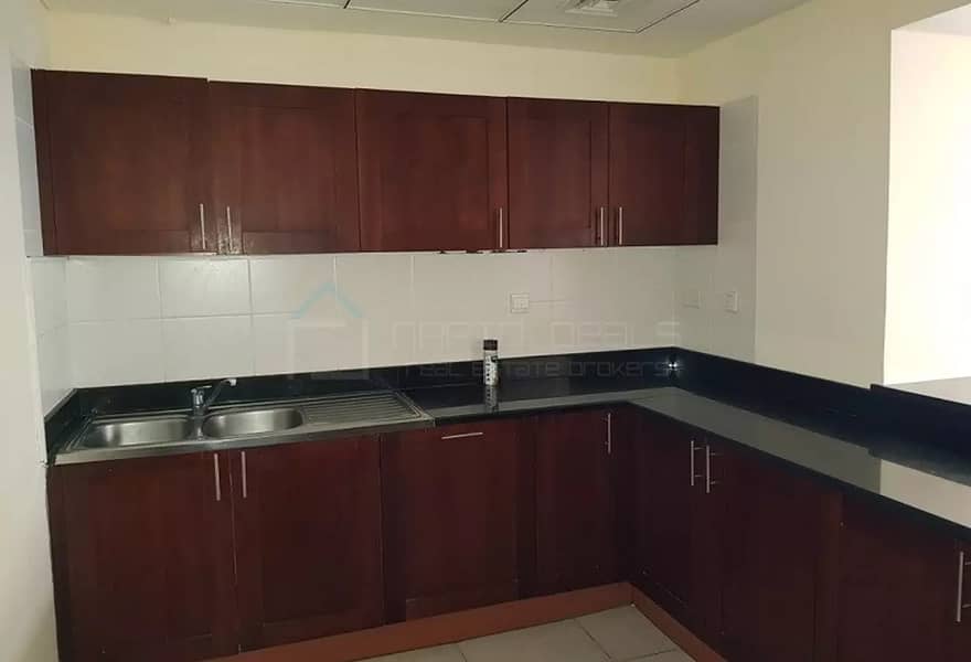 4 Well Maintained 2BR+M facing SZR @ Green Lakes
