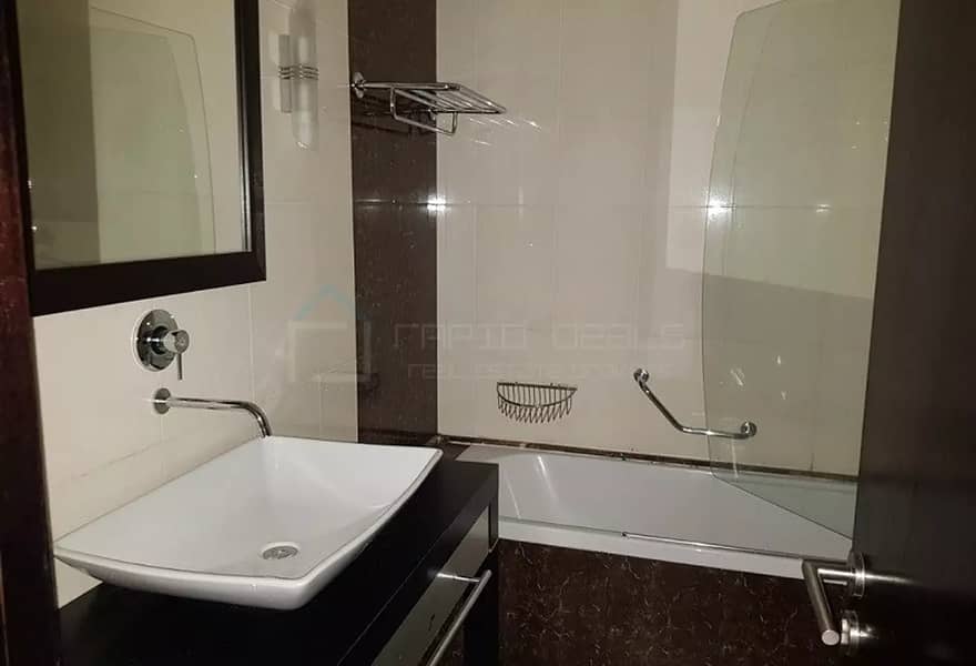 11 Well Maintained 2BR+M facing SZR @ Green Lakes