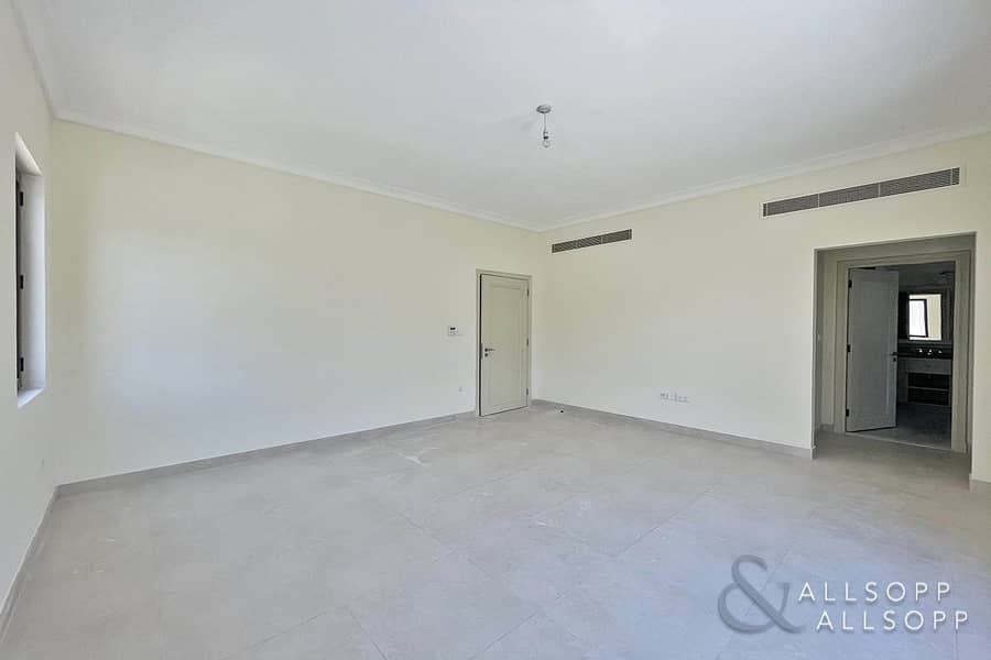 10 Largest Layout | 4 Beds | North Facing