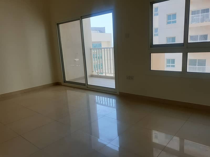 11 Amazing 2 bed with good view l high floor