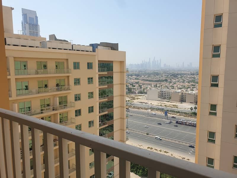 23 Amazing 2 bed with good view l high floor