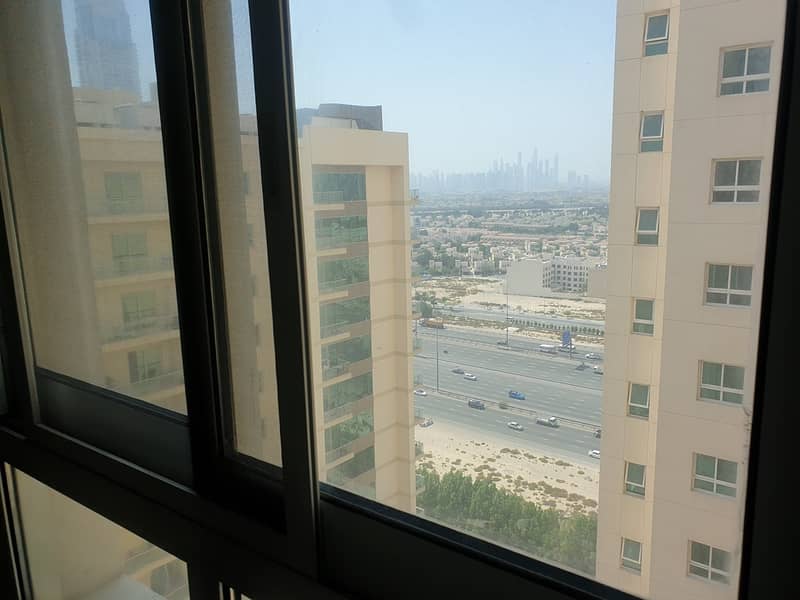 29 Amazing 2 bed with good view l high floor