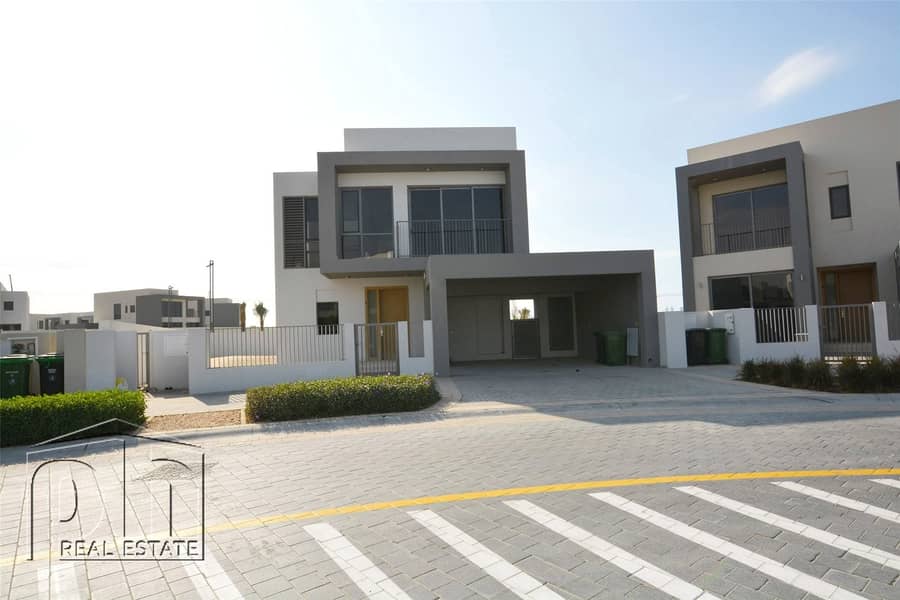 6 Largest 3 Bed | Great Location | Modern