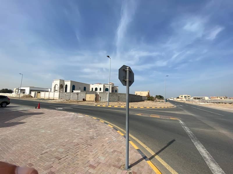 Residential lands in Al-Jurf, for sale owned by a  citizen  and a Gulf citizen  , a privileged  location behind the passports