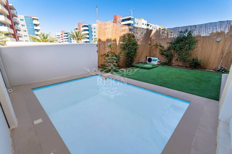 11 5BR Villa | Single Row w/ Private Pool & Garden