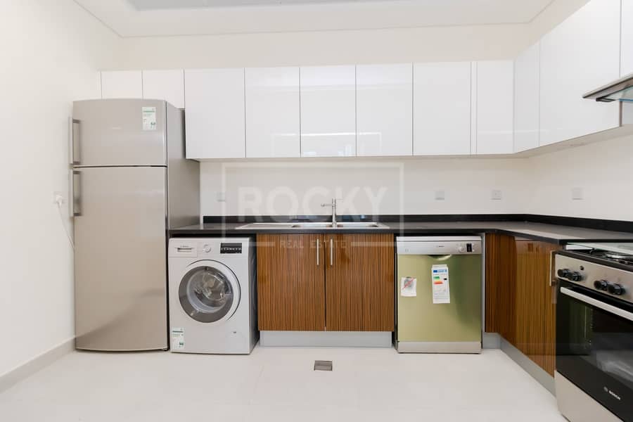 2 1 Bed | plus Laundry Room | Spacious | Dubai Marina