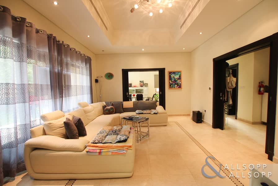 8 3 Bed Villa | Dubai Style | Coming Vacant
