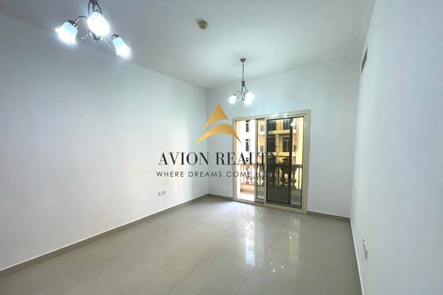 4 Affordable Apartment| Well Maintained| Balcony| Ready to Move in