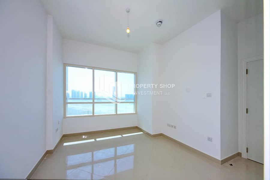 3 Spacious & Immaculate Apt with Huge Balcony!