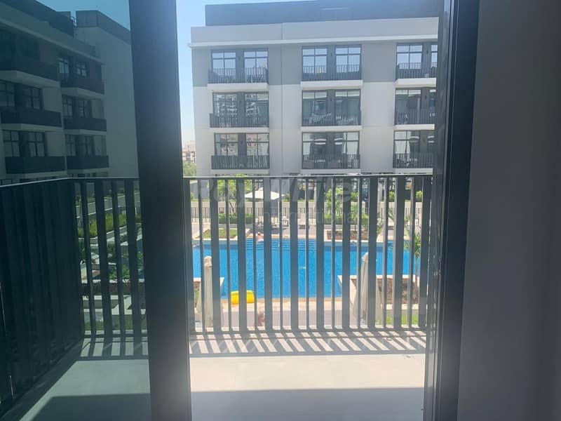 35 Pool View I Chiller Free I Modern Style  I Huge Balcony