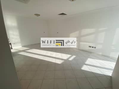 For rent in Abu Dhabi excellent apartment (Corniche area)