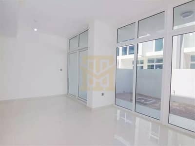 Well Maintained |Middle Unit| Modern 3 Beds TH