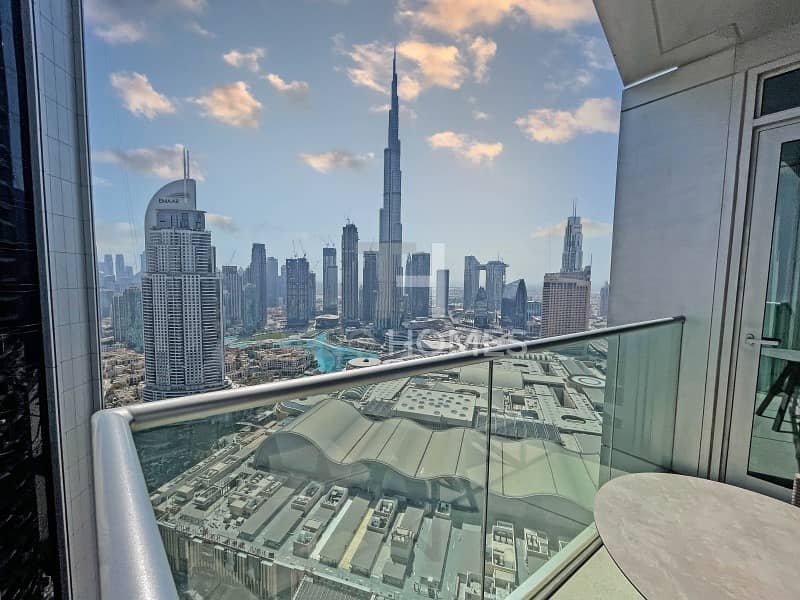 Burj Khalifa View / Natrually Bright /