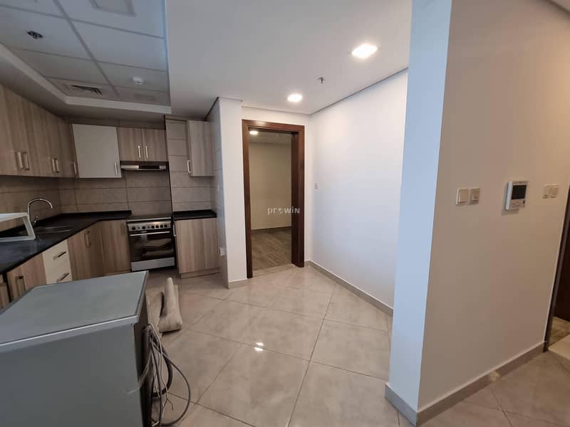 8 AMZING ONE BEDROOM PLUS STORAGE|CLOSE TO EXIT|PERFECTLY MAINTAINED BUILDING!!!