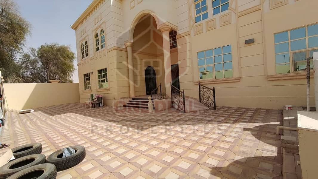 Independent Stunning 8BR Duplex Villa in Jimi Al Ain