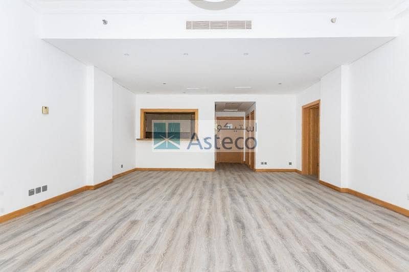 7 Sea View/ Upgraded interior / Wooden floor