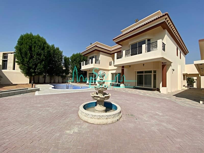 2 Grand 5 Bed Villa With A Private Pool And Garden