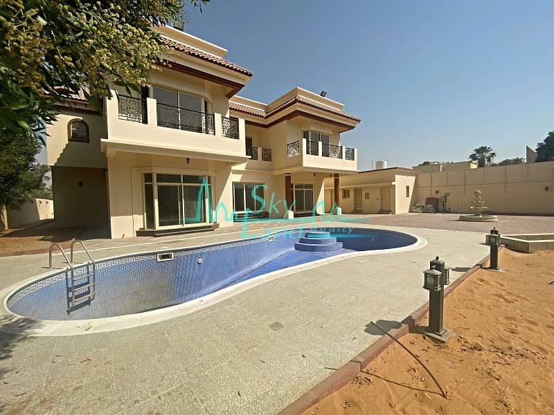 4 Grand 5 Bed Villa With A Private Pool And Garden