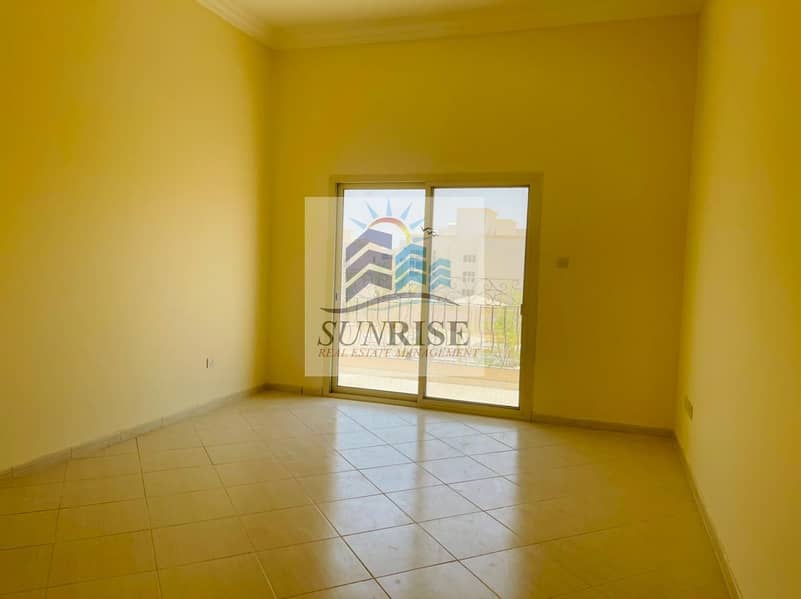 15 For rent deluxe villa 5 rooms Majlis independent entrance garden great location