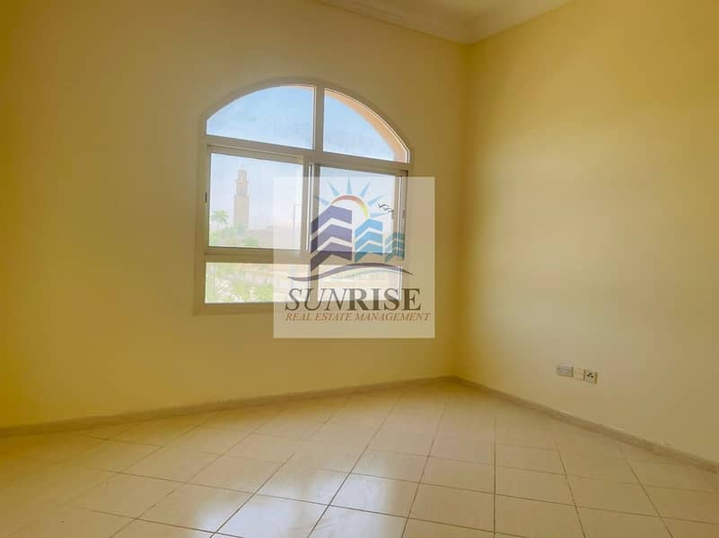 16 For rent deluxe villa 5 rooms Majlis independent entrance garden great location