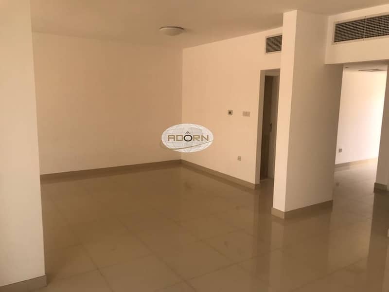 14 One month free, Excellent 3 bedroom plus maid villa in Jumeirah 3