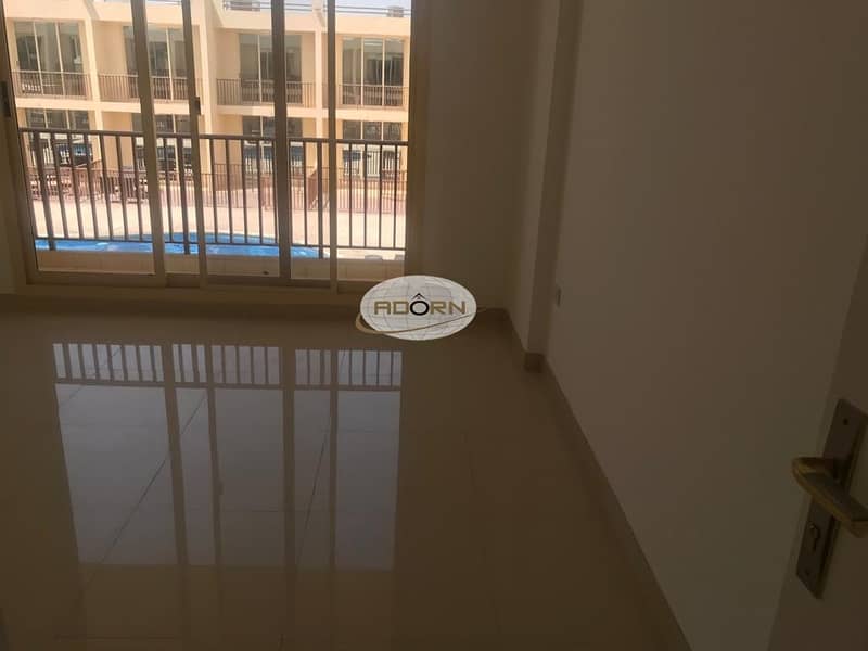 19 One month free, Excellent 3 bedroom plus maid villa in Jumeirah 3