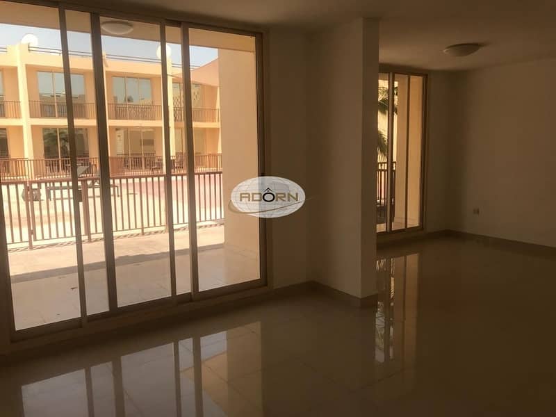 20 One month free, Excellent 3 bedroom plus maid villa in Jumeirah 3