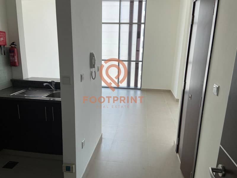8 UNFURNISHED READY TO MOVE IN  SPACIOUS STUDIO APARTMENT