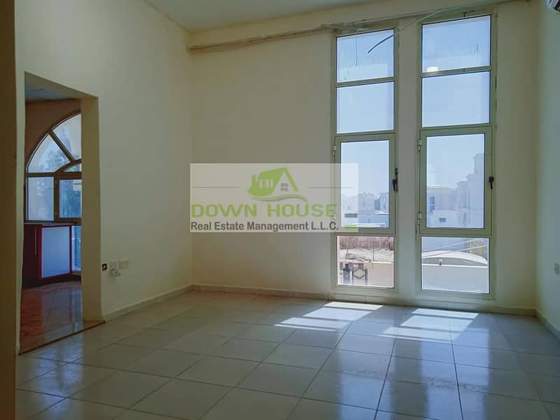 Great Deal Studio with Attached Wardrobe Great Deal Studio with Attached Wardrobe