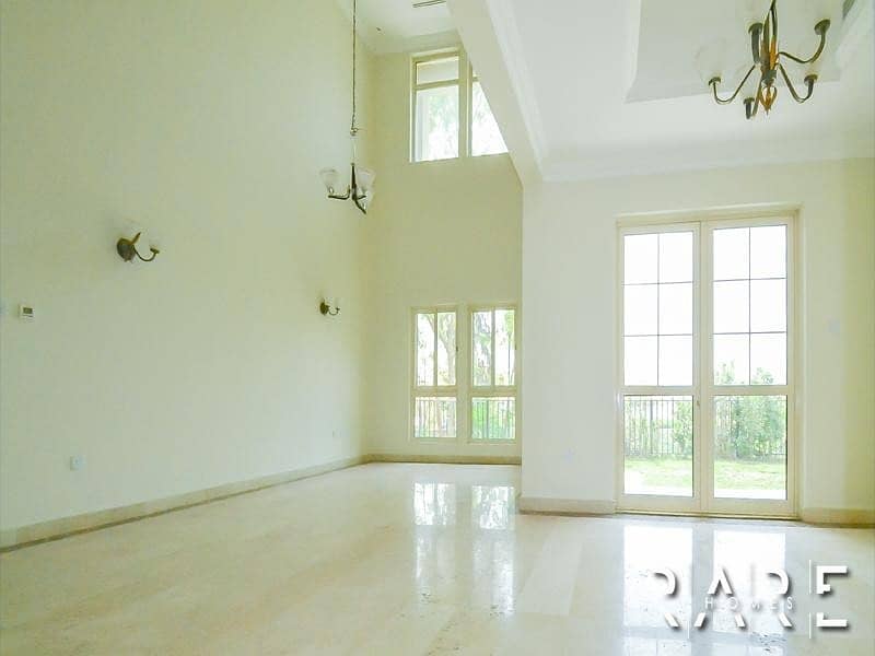 6 Genuine Listing | Upgraded 4 Bed Villa with private pool