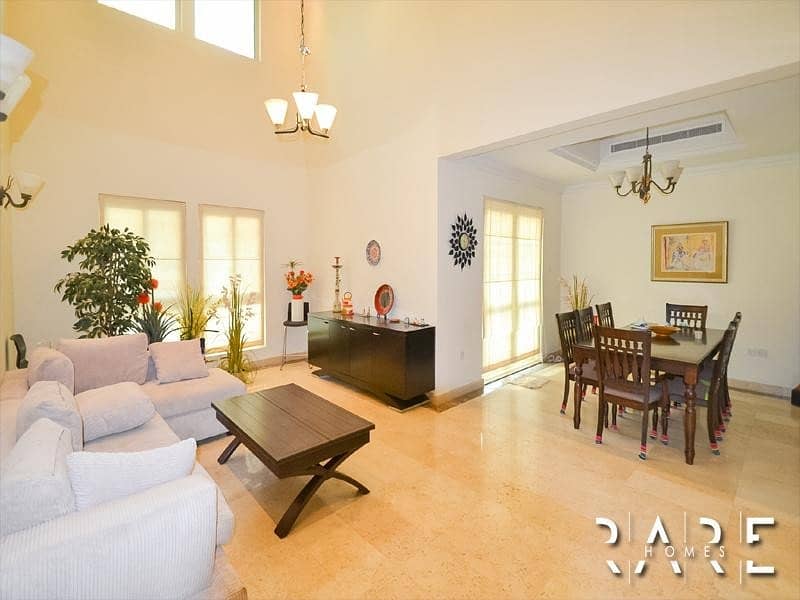 25 Genuine Listing | Upgraded 4 Bed Villa with private pool