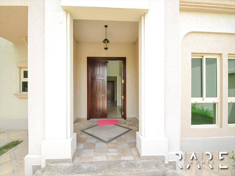 29 Genuine Listing | Upgraded 4 Bed Villa with private pool