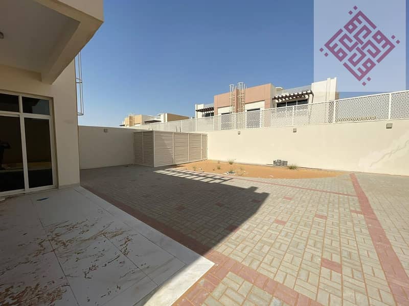 14 Brand New Spacious 4 Bedrooms Villa is available for rent in 105