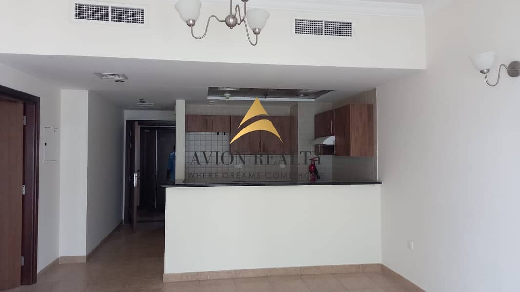 Spacious 1 Bedroom| Big Balcony| Well Maintained| Ready to Move in