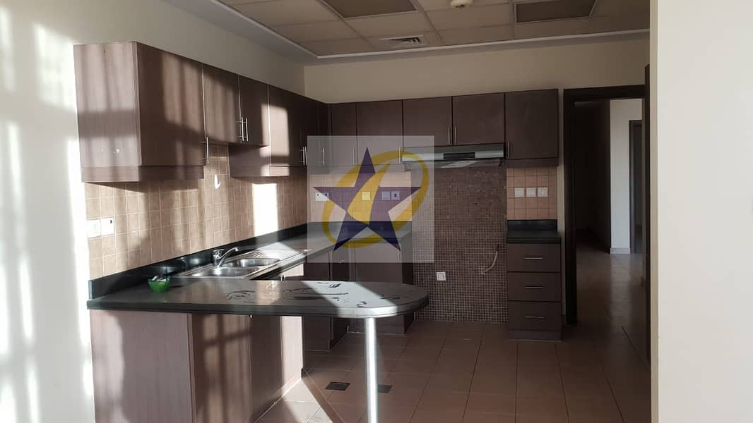 16 Stunning 3 Beds plus Study Plus Maid -Park view