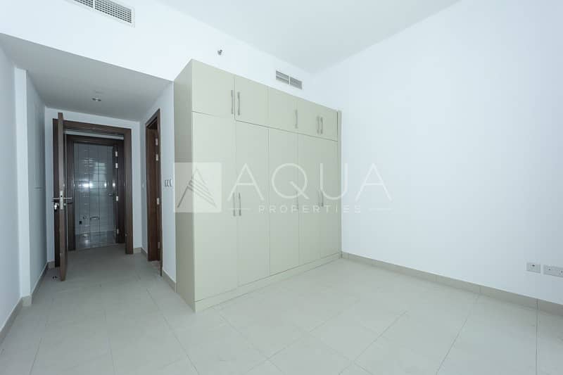 7 Exclusive | 2  BR with Balcony | Sea View