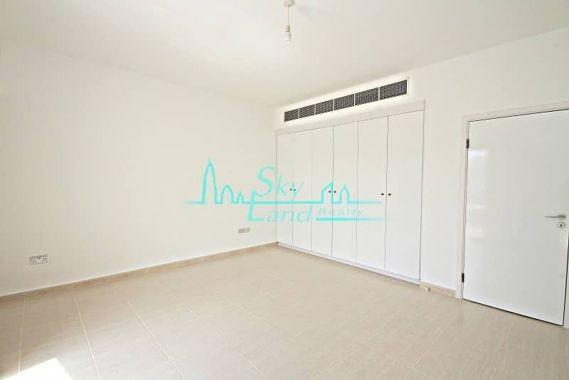 8 RENOVATED 3BED WITH AMAZING  GARDEN IN JUMEIRAH 2
