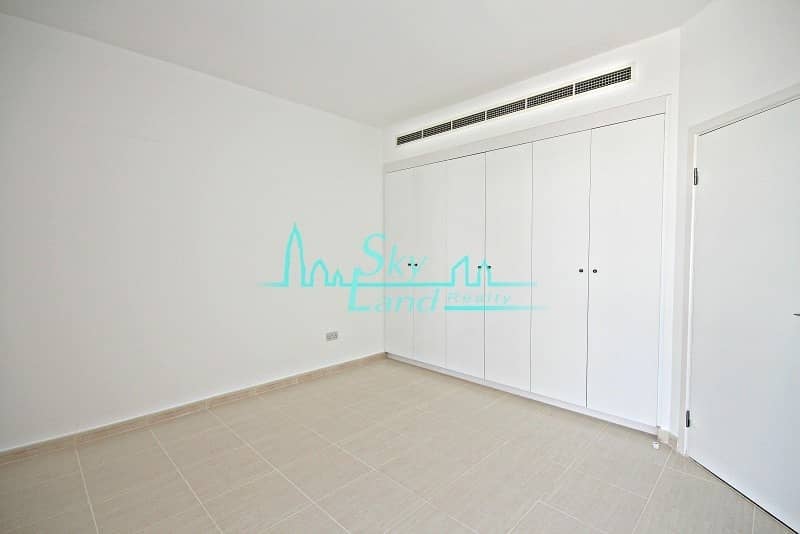 12 RENOVATED 3BED WITH AMAZING  GARDEN IN JUMEIRAH 2