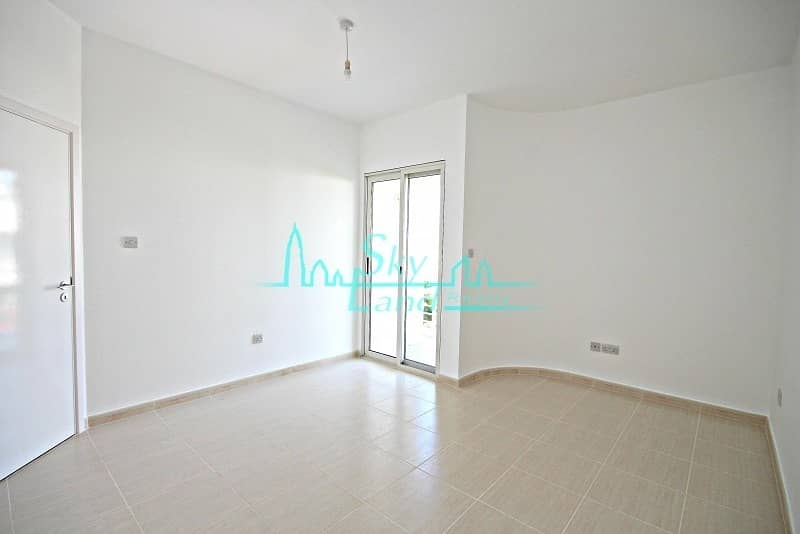 13 RENOVATED 3BED WITH AMAZING  GARDEN IN JUMEIRAH 2