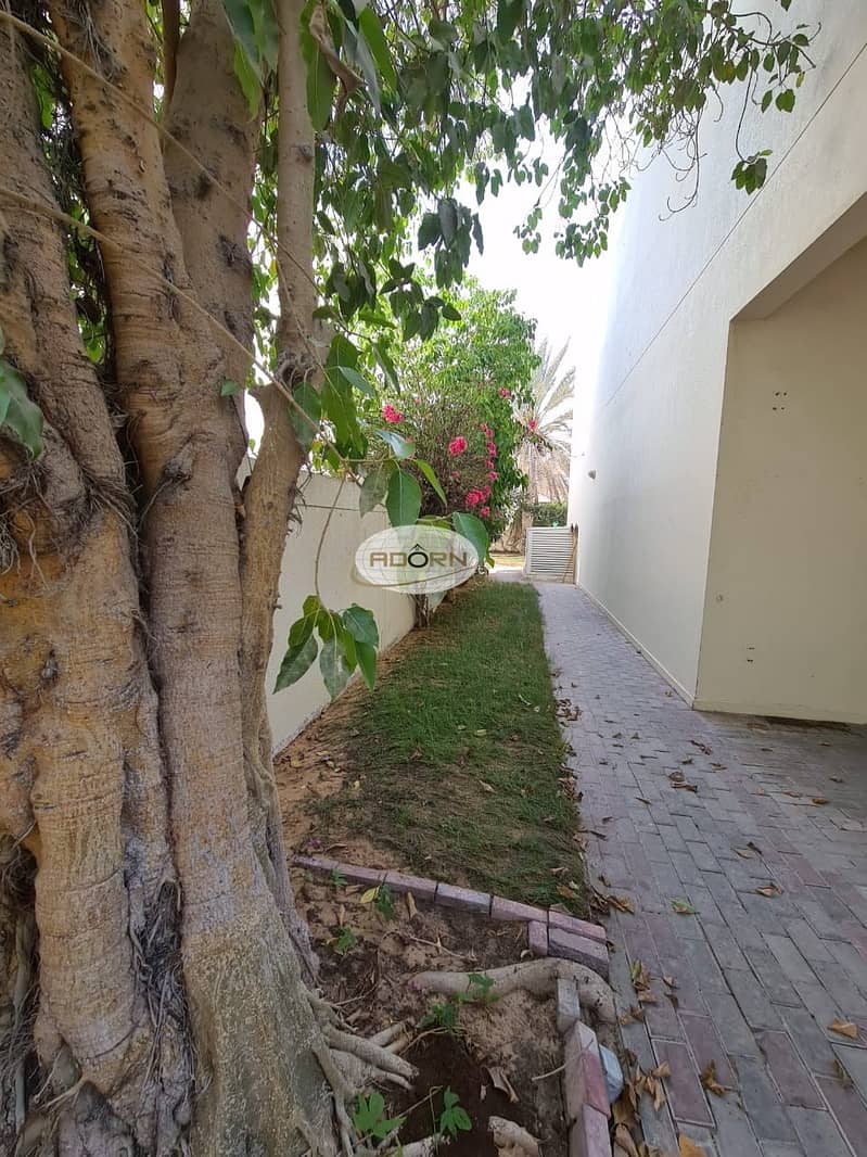 22 Elegant 4 bed room with pool and private garden  in Umm Suqeim 2